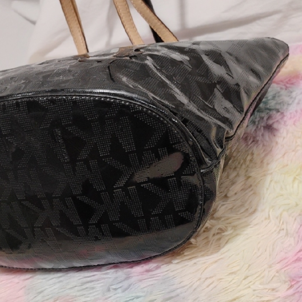 Authentic Michael Kors Black & Tan Jet Set Patent Tote W Glossy Finish - Picture 8 of 13